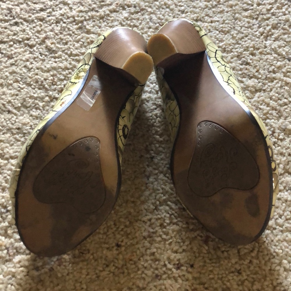 Adorable Naughty Monkey heels from The Buckle - Picture 8 of 11